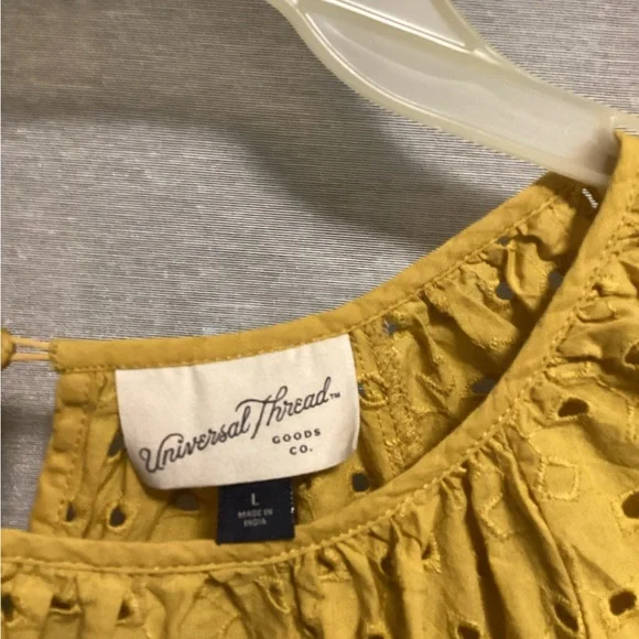 Universal Thread Mustard Yellow Top - Picture 1 of 4